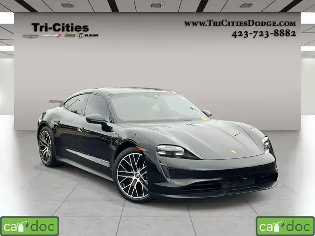 2021 Porsche Taycan Base's photo