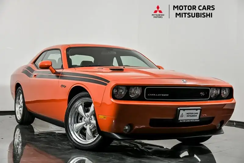 2009 Dodge Challenger R/T's photo