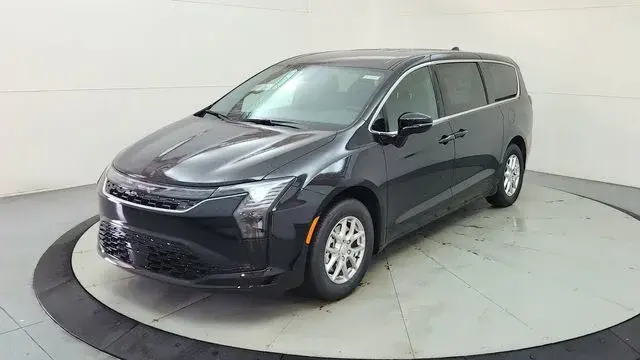 2027 Chrysler Pacifica Select photo 3