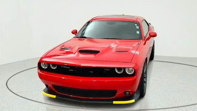 2023 Dodge Challenger R/T Scat Pack photo 3