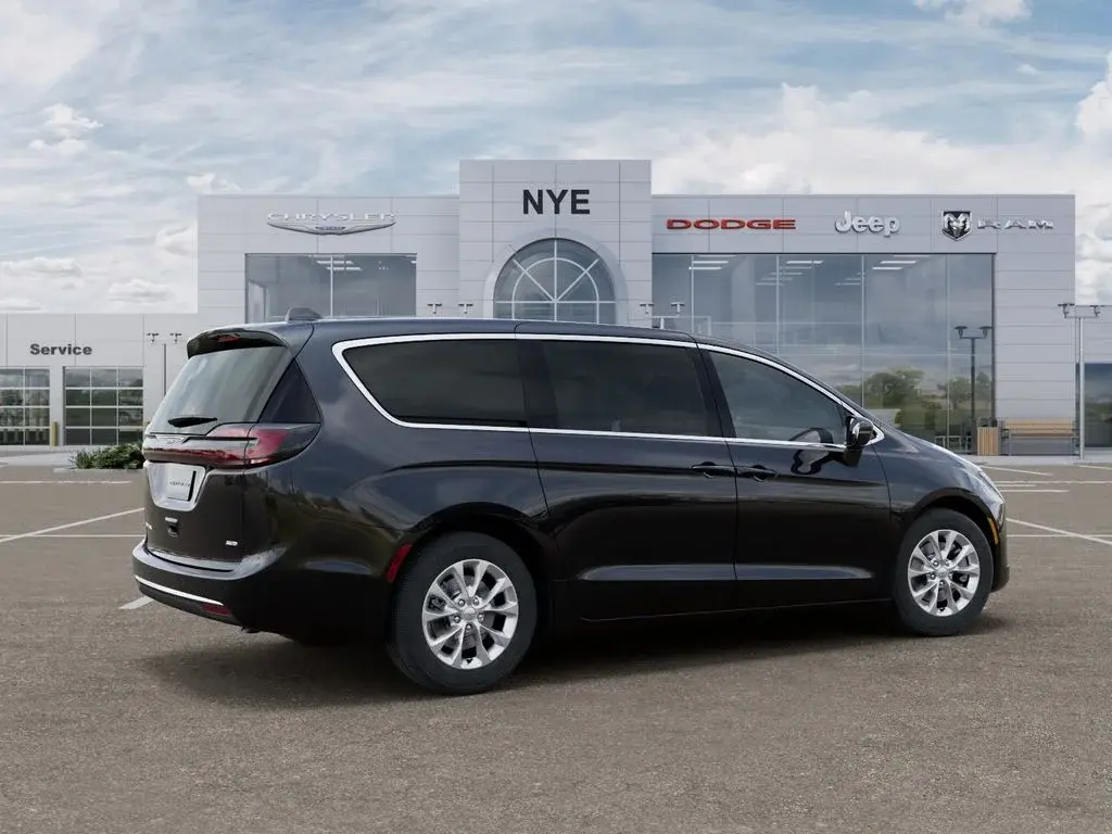 2027 Chrysler Pacifica Select AWD photo 4