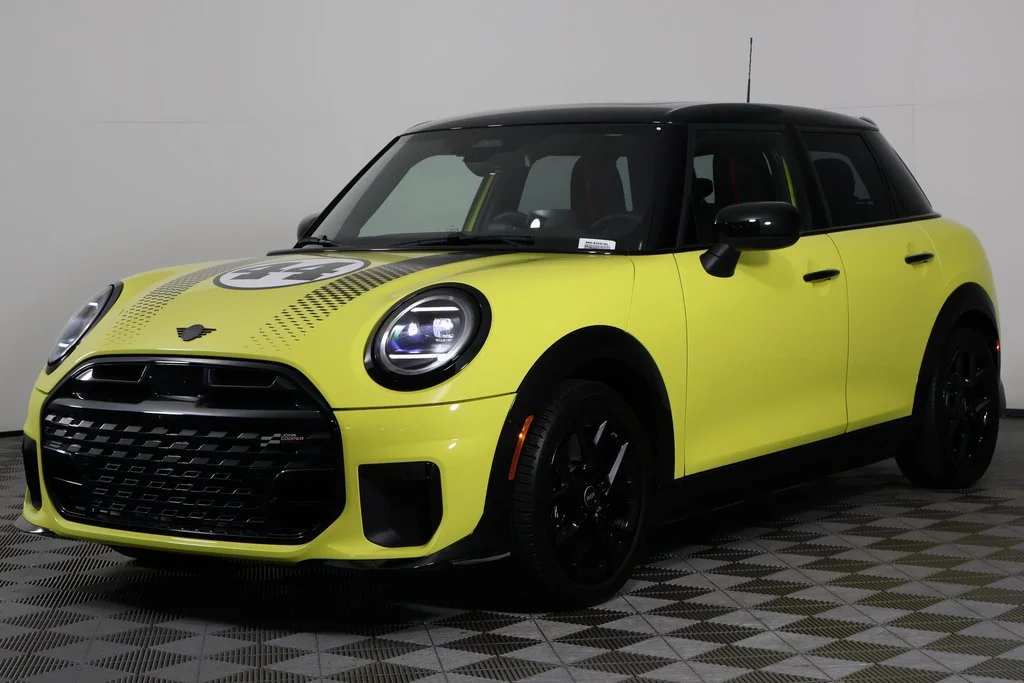2026 MINI Hardtop Cooper S's photo