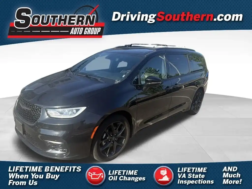 2025 Chrysler Pacifica Limited's photo