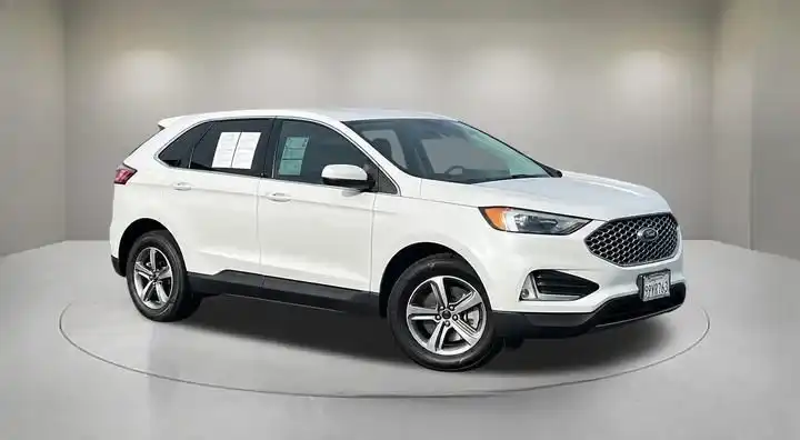 2024 Ford Edge SEL AWD's photo