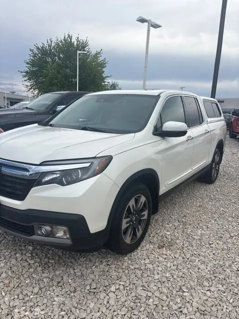 2019 Honda Ridgeline RTL-E AWD photo 3