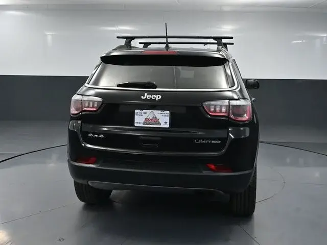 2017 Jeep Compass Limited 4WD photo 4