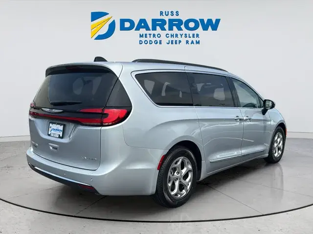 2023 Chrysler Pacifica Limited photo 5