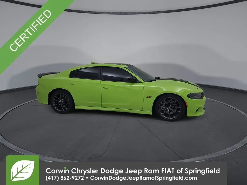 2023 Dodge Charger Scat Pack photo 3