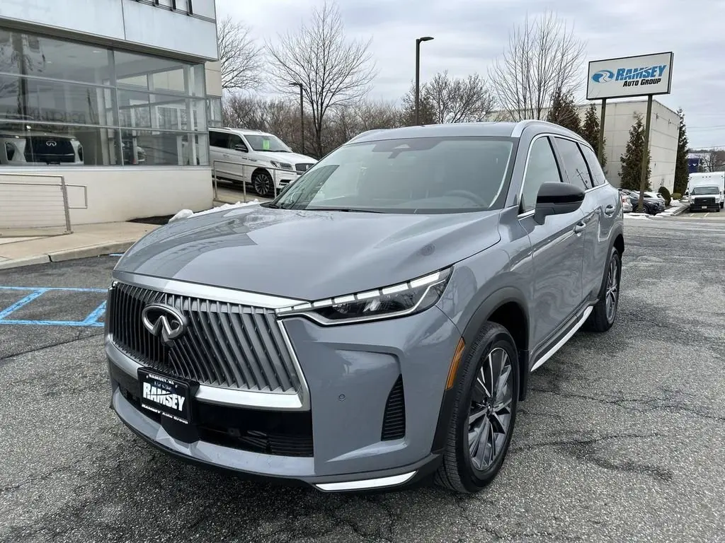 2026 INFINITI QX60 LUXE AWD photo 4