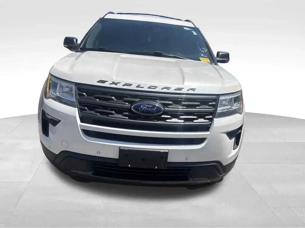 2018 Ford Explorer XLT 4WD photo 4
