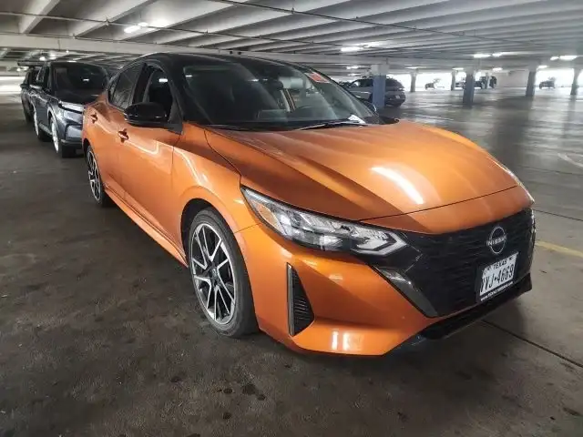 2024 Nissan Sentra SR CVT's photo