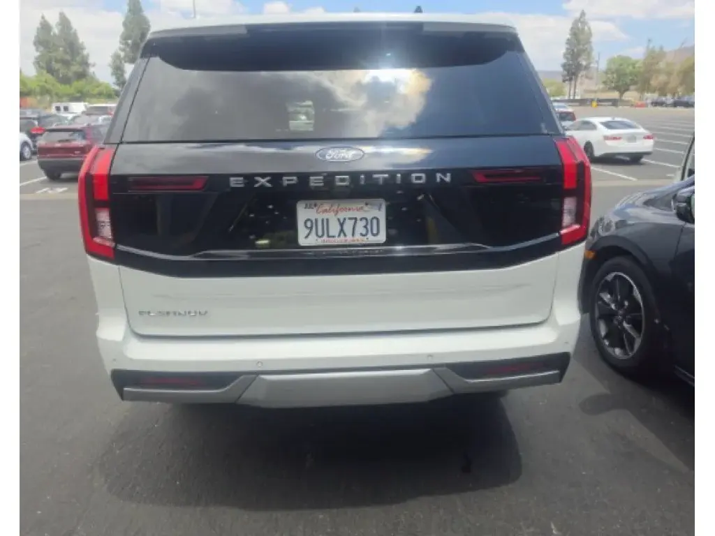 2025 Ford Expedition Platinum 4x4 photo 5