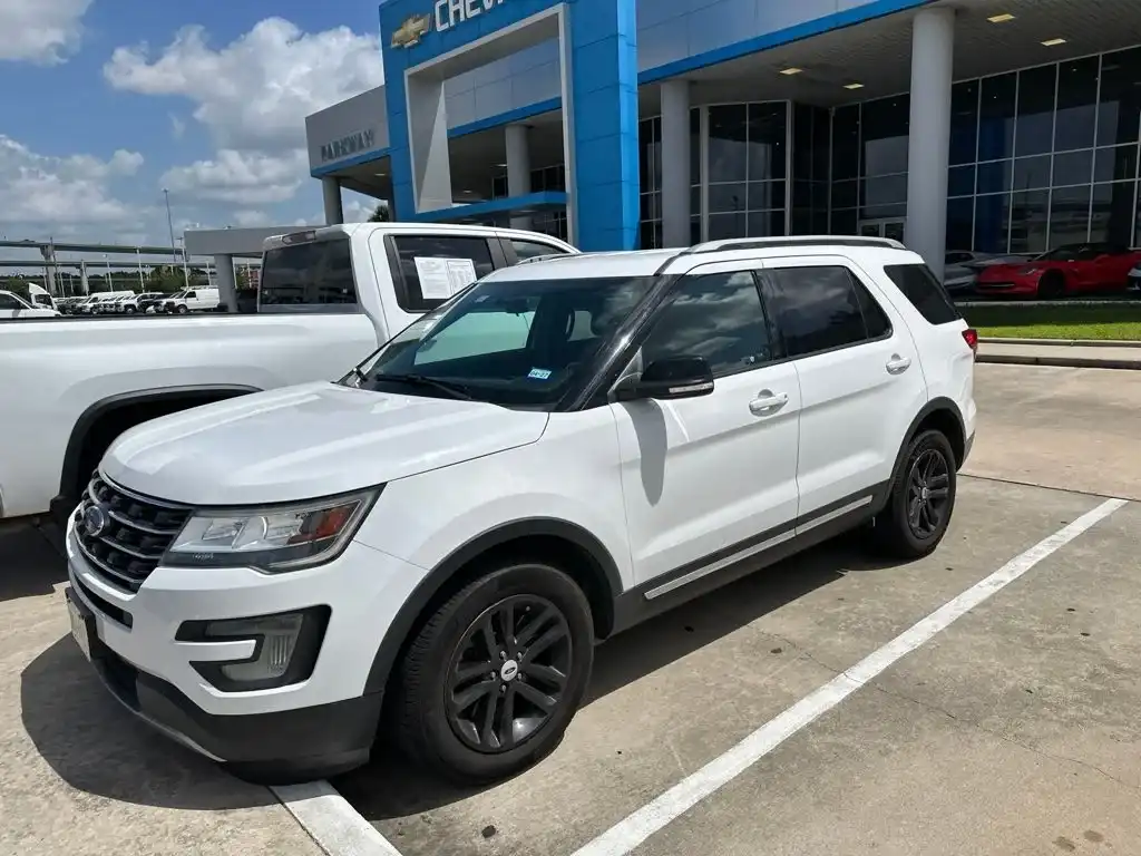 2017 Ford Explorer XLT FWD's photo