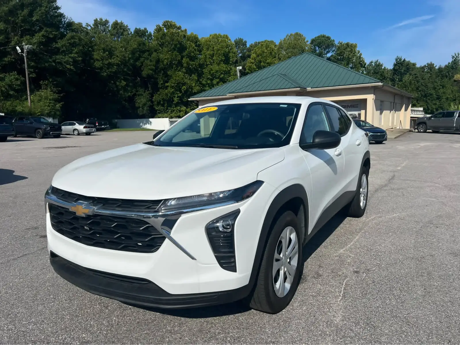 2025 Chevrolet Trax LS photo 1