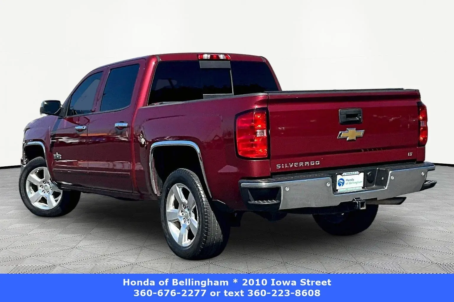 2015 Chevrolet Silverado 1500 LT Crew Cab Short Box photo 4