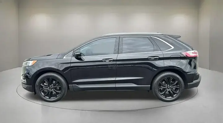 2024 Ford Edge Titanium AWD photo 5