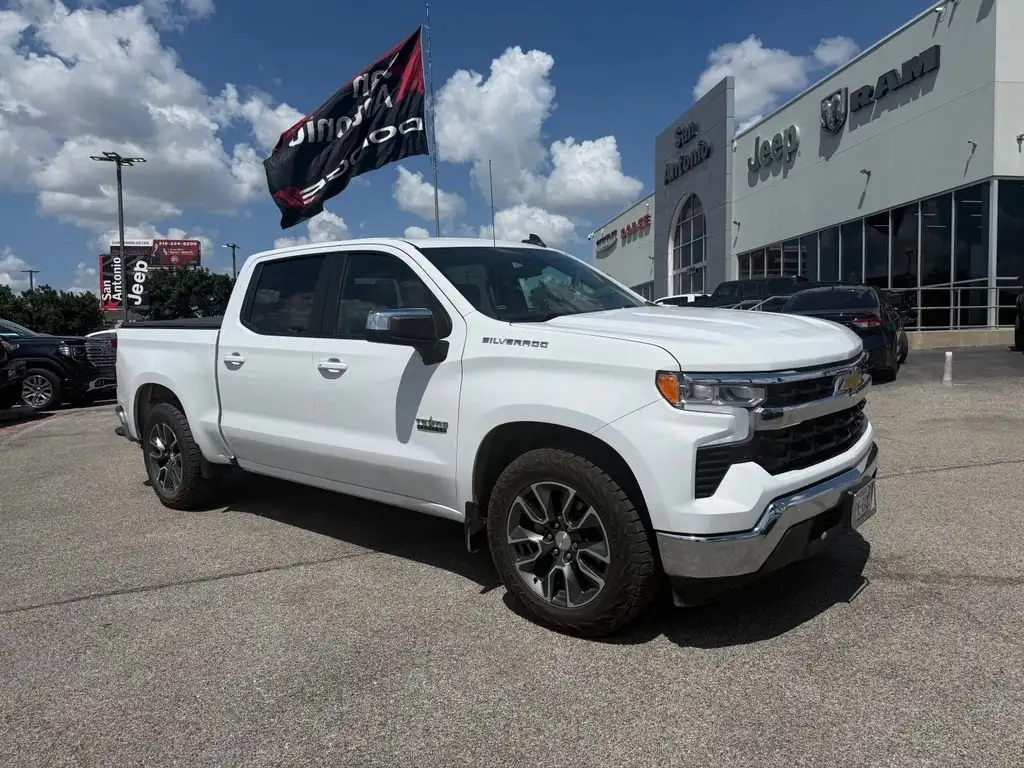 2024 Chevrolet Silverado 1500 LT Crew Cab Short Box's photo