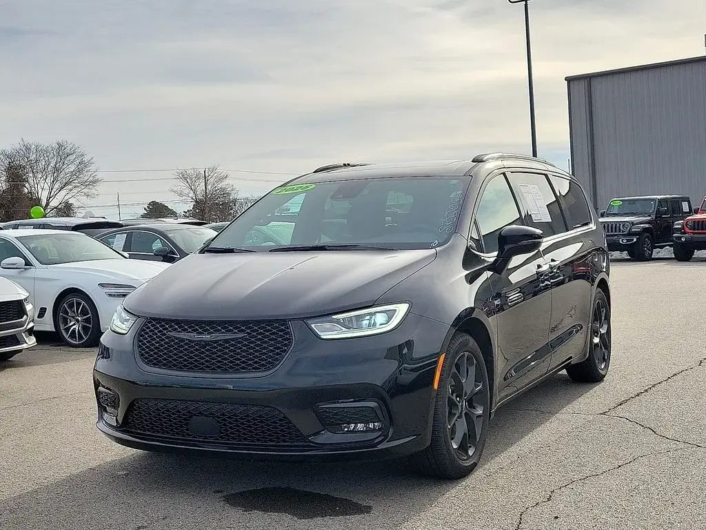 Vehicle Image 2