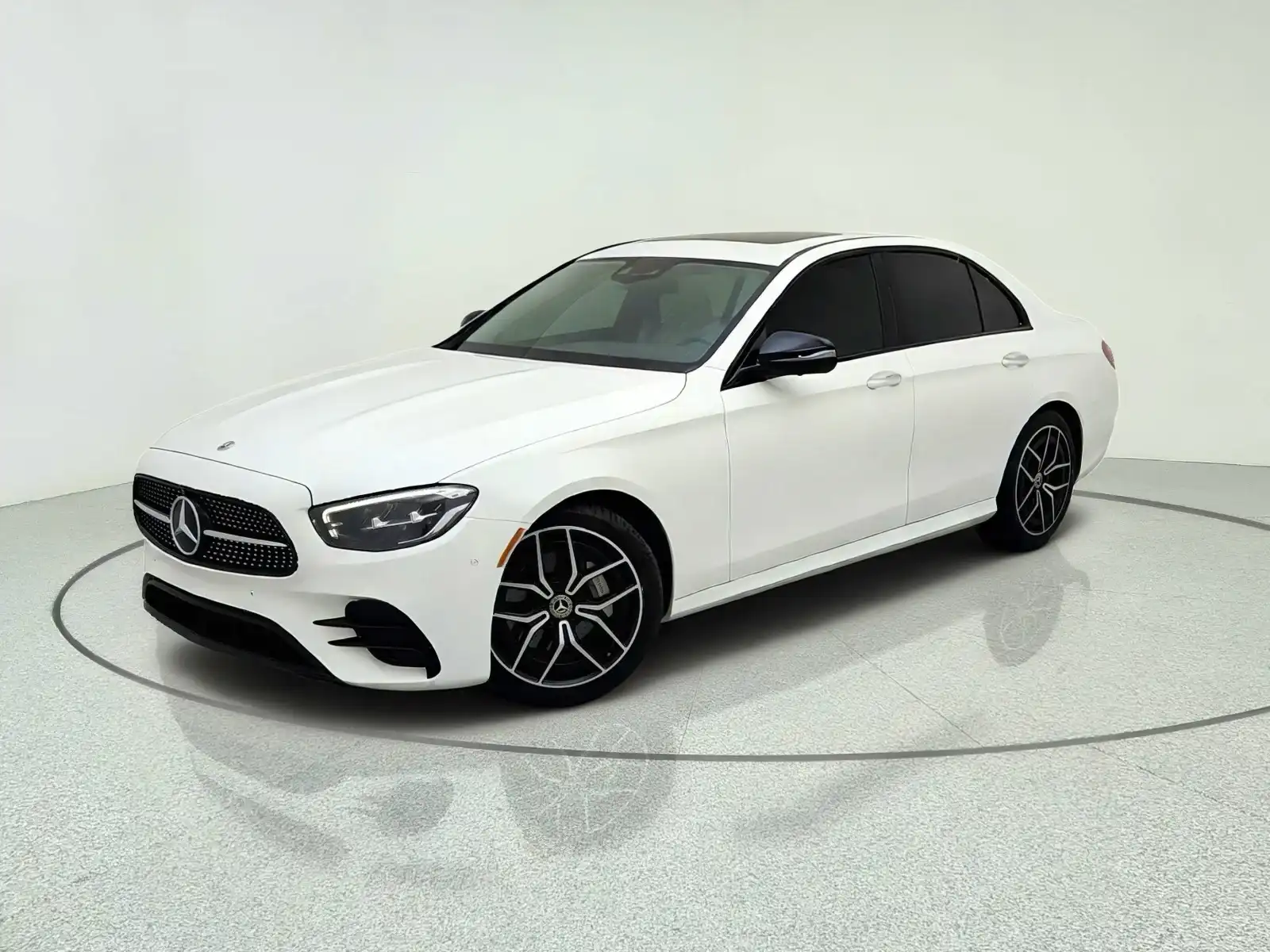 2022 Mercedes-Benz E-Class E350's photo