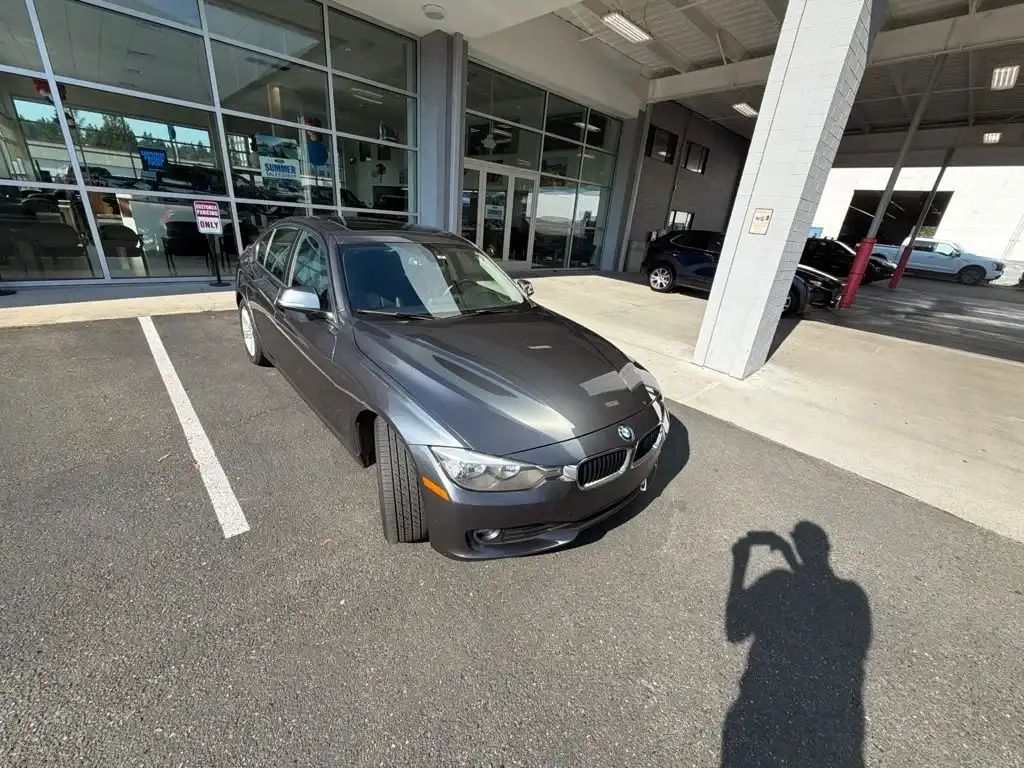 2013 BMW 3 Series 328i xDrive Sedan's photo