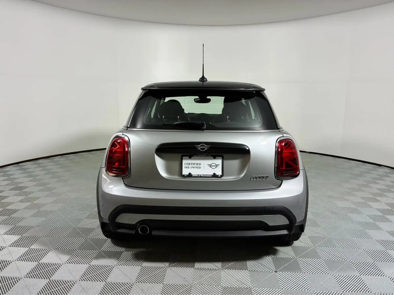 2024 MINI Hardtop Cooper photo 5