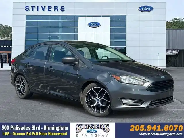 2018 Ford Focus Sedan SE's photo