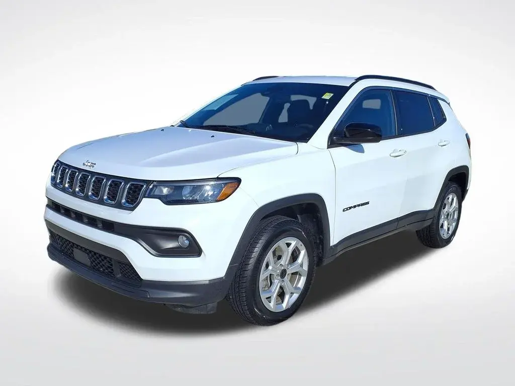 2025 Jeep Compass Latitude 4X4 photo 3