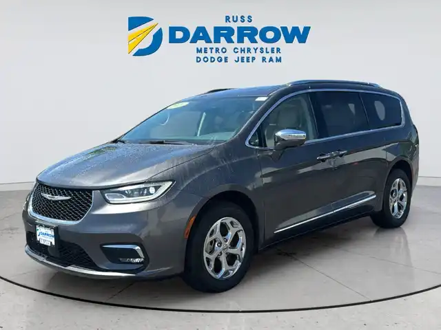 2021 Chrysler Pacifica Limited's photo