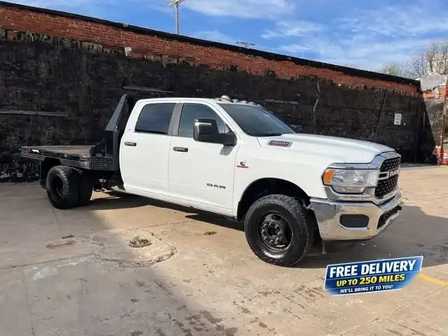 2024 RAM 3500 SLT 4X4 Crew Cab's photo