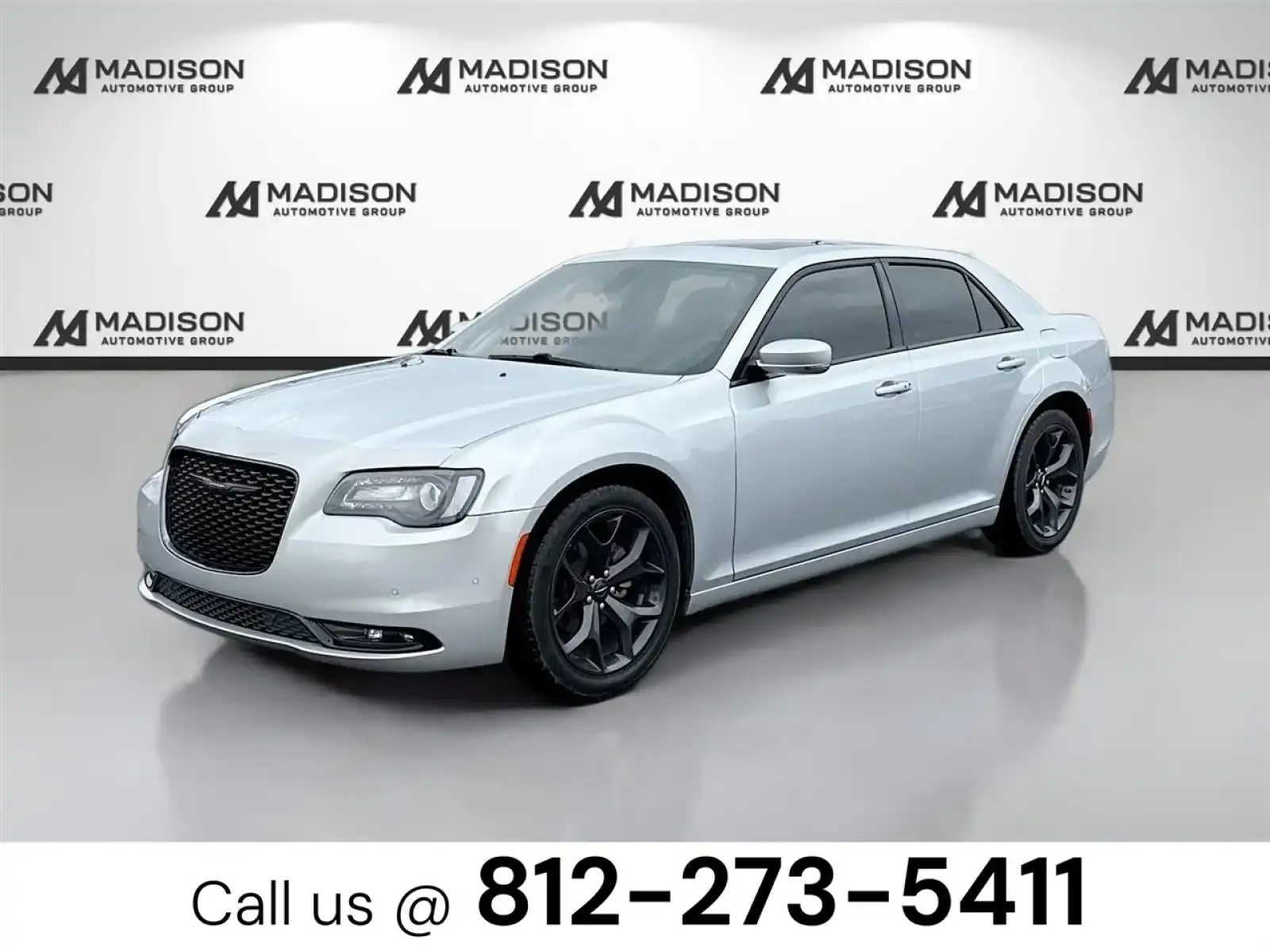 2023 Chrysler 300 S's photo