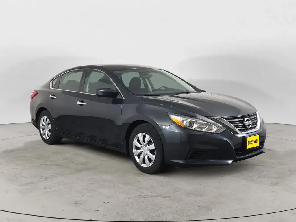 2017 Nissan Altima 2.5 S photo 3