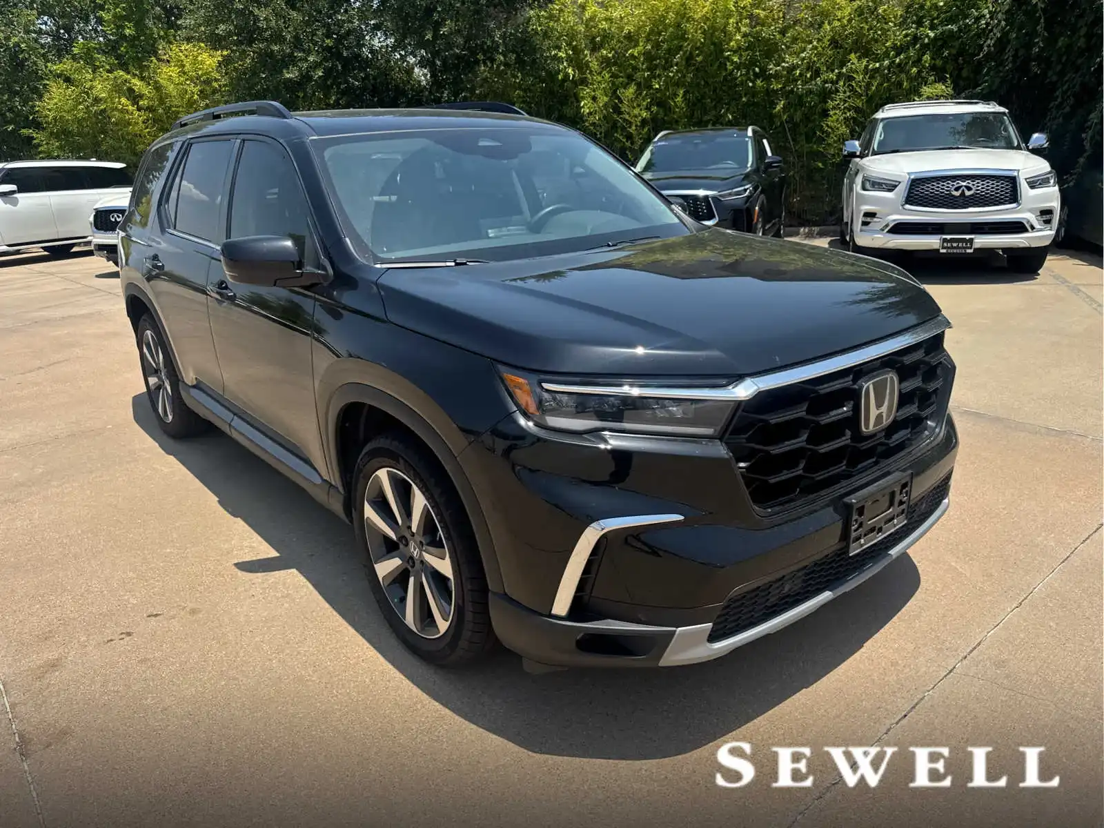2025 Honda Pilot Touring 2WD's photo