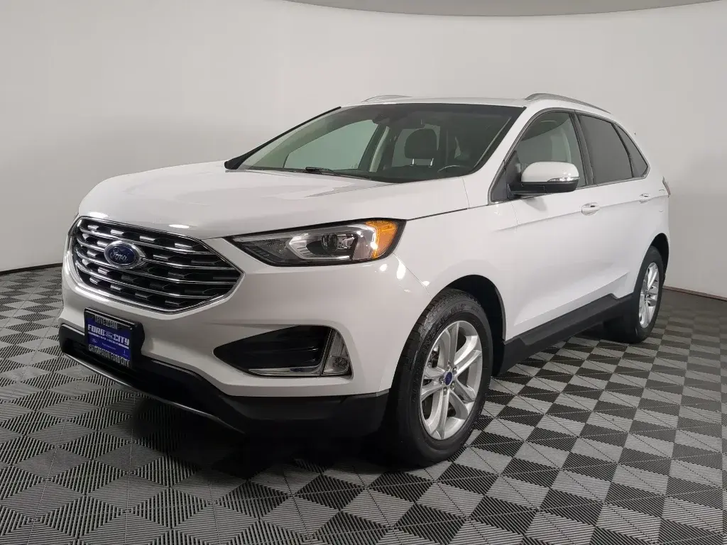 2019 Ford Edge SEL photo 5