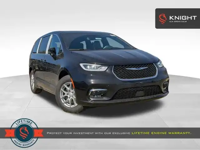 2026 Chrysler Pacifica Select's photo
