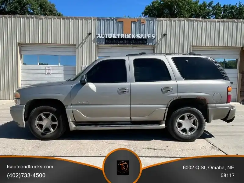 2001 GMC Yukon Denali's photo