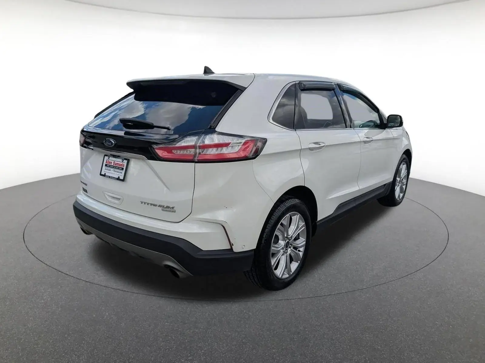 2020 Ford Edge Titanium photo 4