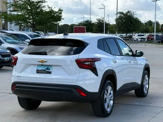 2026 Chevrolet Trax LS photo 4