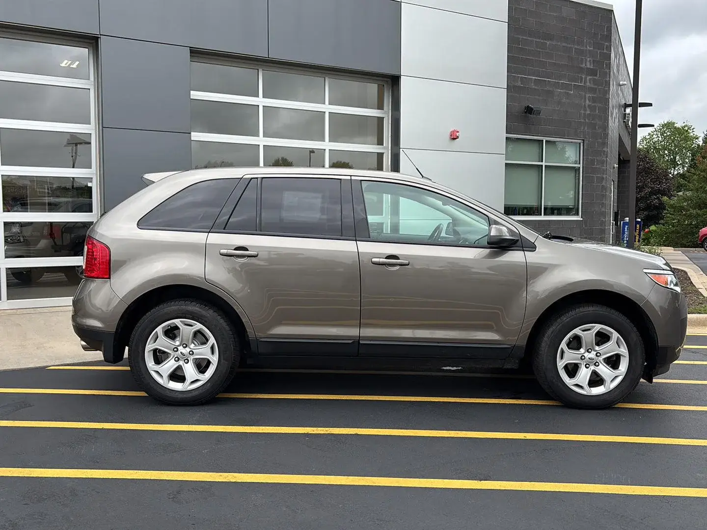 2013 Ford Edge SEL photo 5