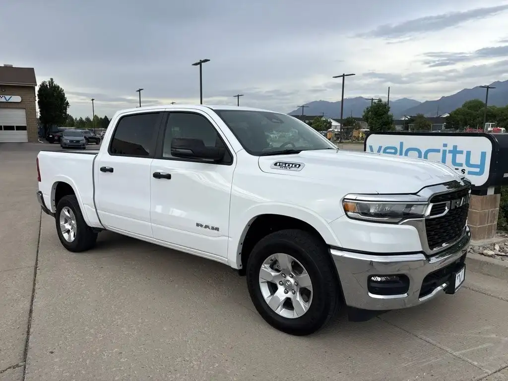 2025 RAM 1500 Big Horn/Lone Star 4x4 Crew Cab 5'7's photo
