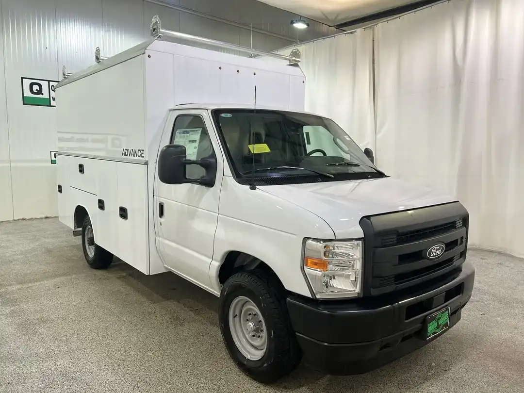2026 Ford E-Series SRW E-350 Super Duty 138 in WB's photo