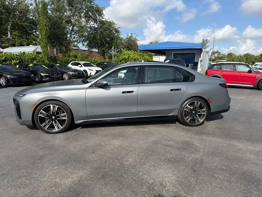 2023 BMW 7 Series 760i xDrive's photo