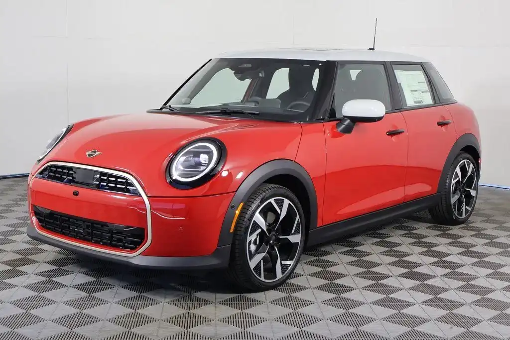 2026 MINI Hardtop's photo
