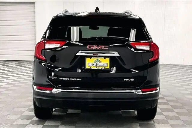 2024 GMC Terrain SLT AWD photo 5