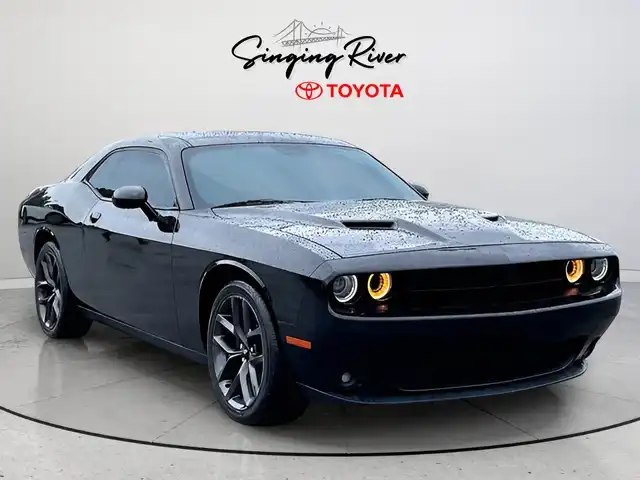 2019 Dodge Challenger SXT Auto's photo