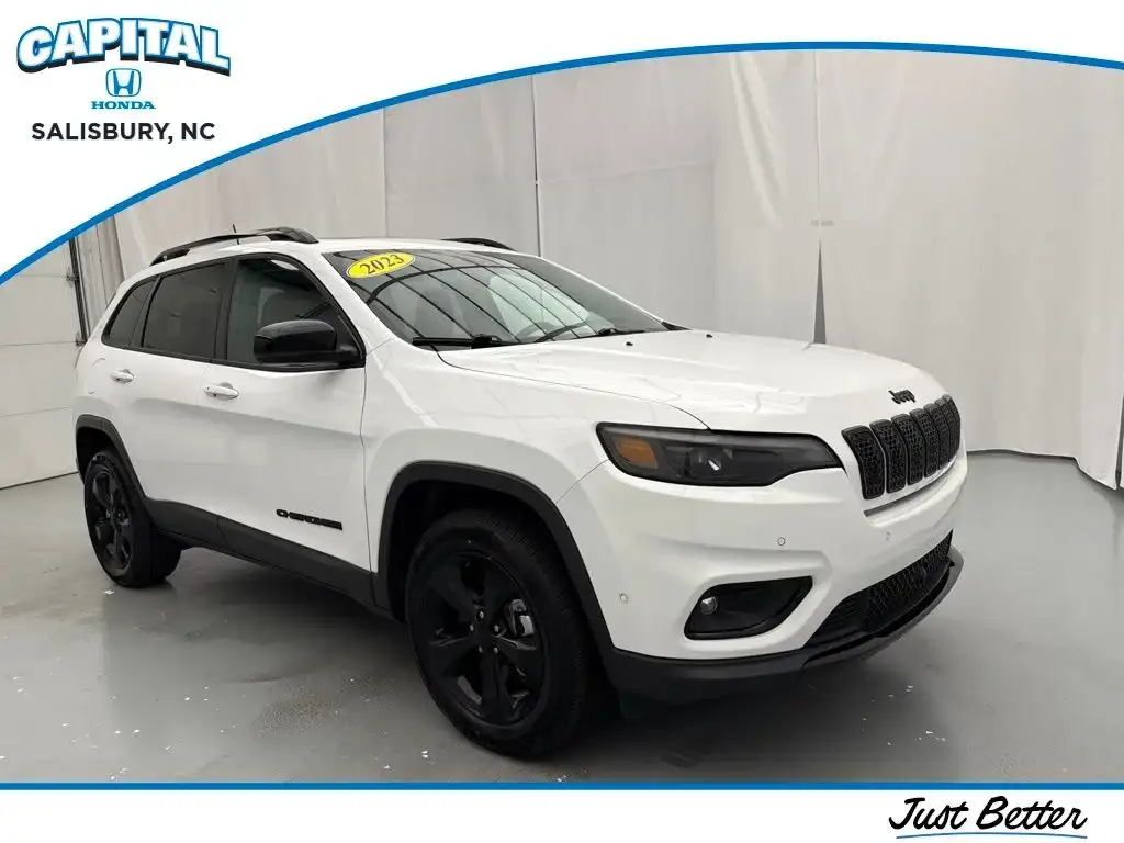 2023 Jeep Cherokee Altitude Lux 4WD's photo