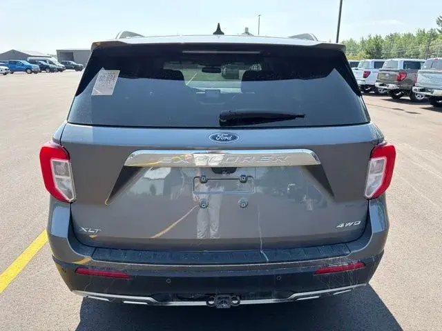 2024 Ford Explorer XLT 4WD photo 4