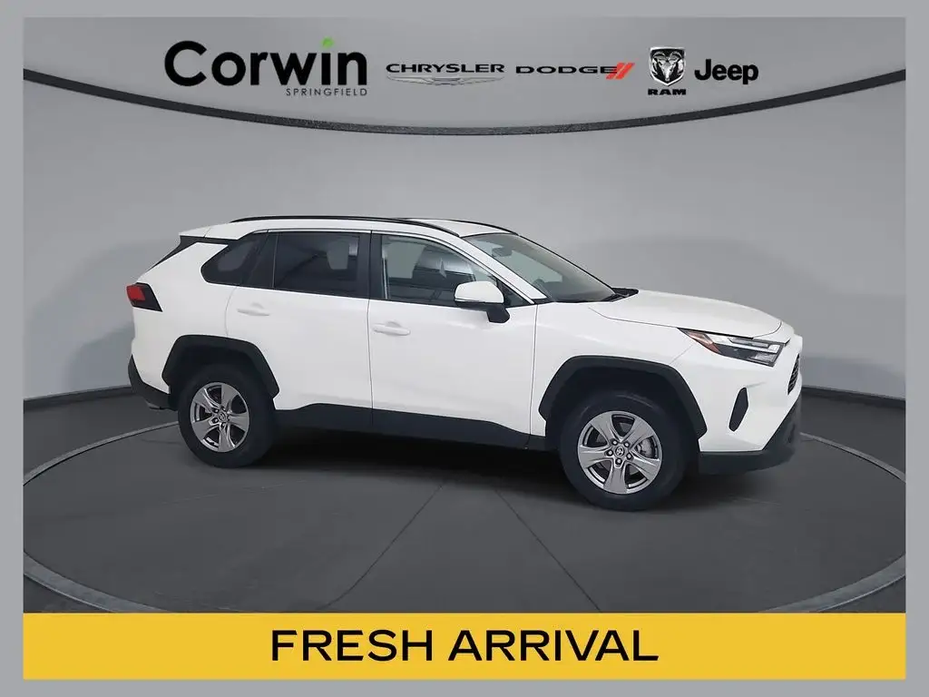 2025 Toyota RAV4 XLE AWD photo 1