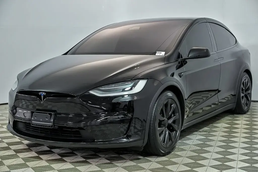 2022 Tesla Model X Plaid photo 5