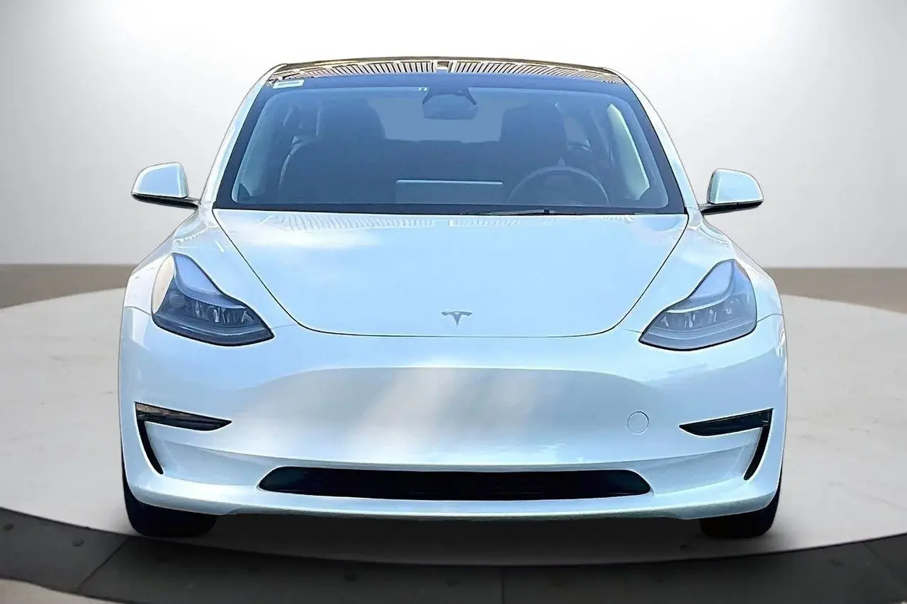 2023 Tesla Model 3 Base photo 3