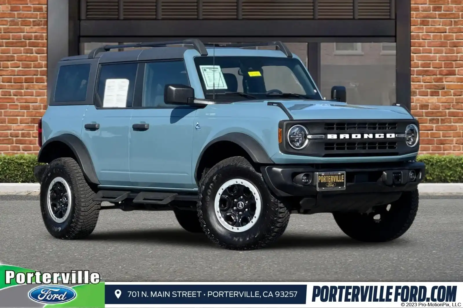 2023 Ford Bronco Black Diamond Advanced (322A) 4x4's photo